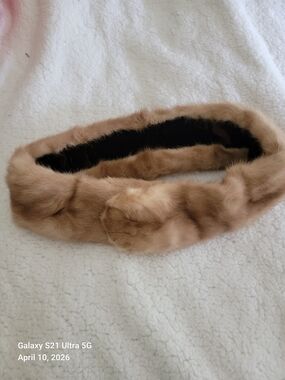 Luxury Women's Mink Fur Collar Scarf - Camel